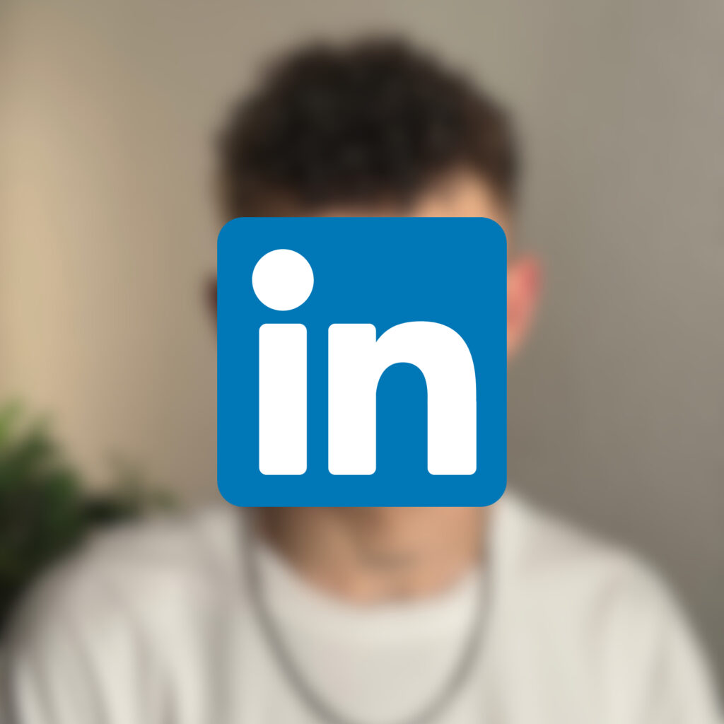 Carlos Romero Social Media Manager Creador de After Strategist Experience - Linkedin